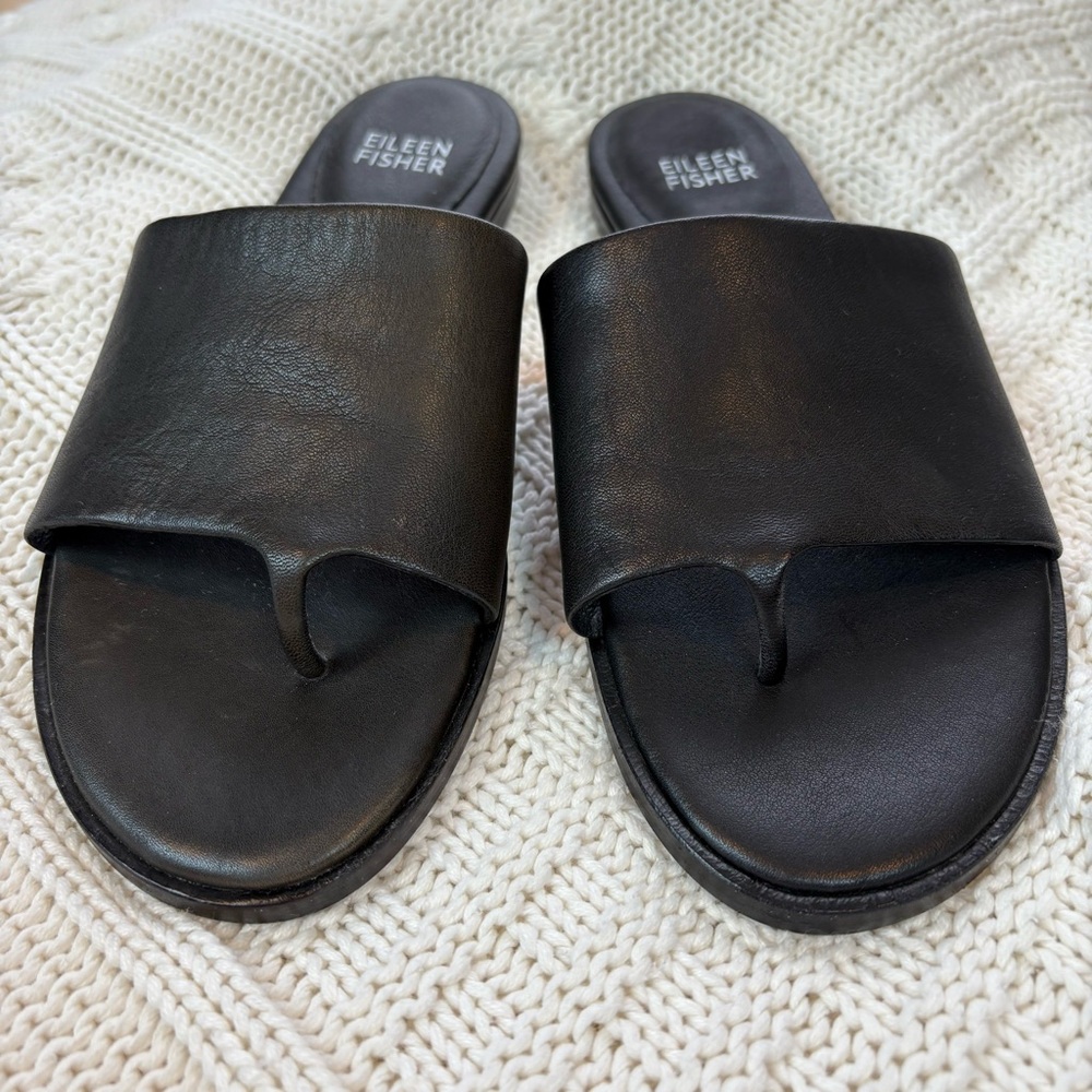 Eileen Fisher Black Leather Thong Edge Sandals Like New Size 6 Minimalist - Picture 5 of 8